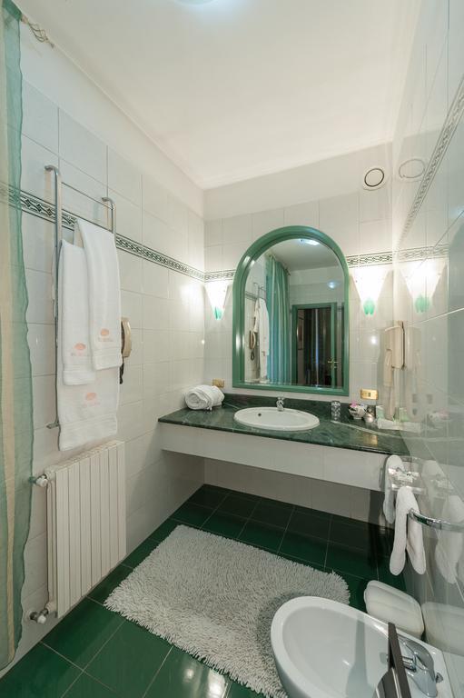 Hotel Villa Giulia Tortona Buitenkant foto
