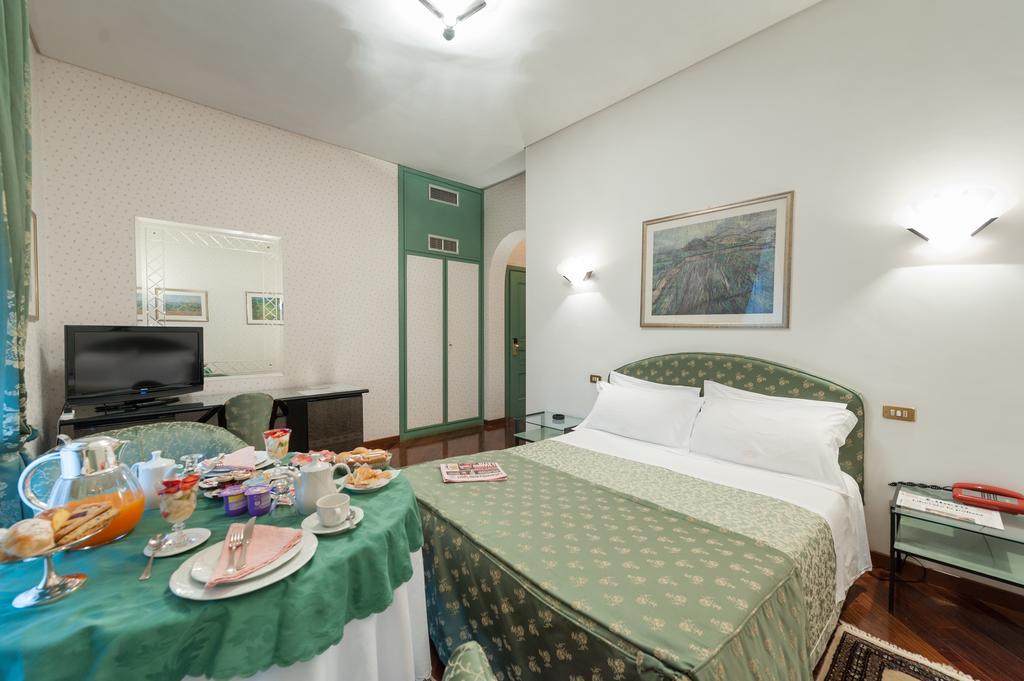 Hotel Villa Giulia Tortona Buitenkant foto